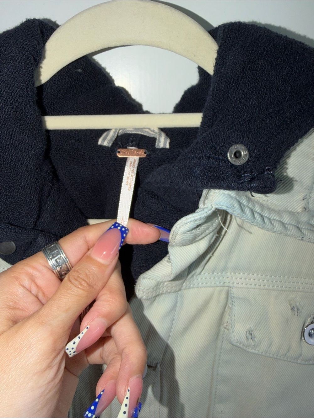 Free People Distressed Denim Jacket Hoodie Layered Trucker Jacket Raw Hem - Picture 3 of 8